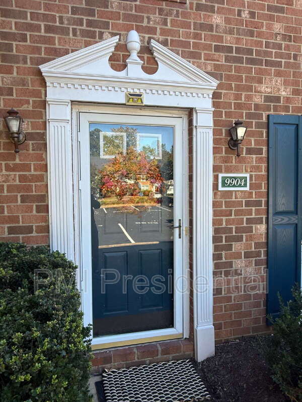 9904 Whitney Cir in Richmond, VA - Building Photo - Building Photo