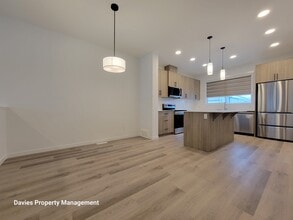 6328-6176 176 Ave NW in Edmonton, AB - Building Photo - Building Photo