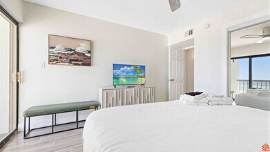 556 Coral Ct in Fort Walton Beach, FL - Foto de edificio - Building Photo