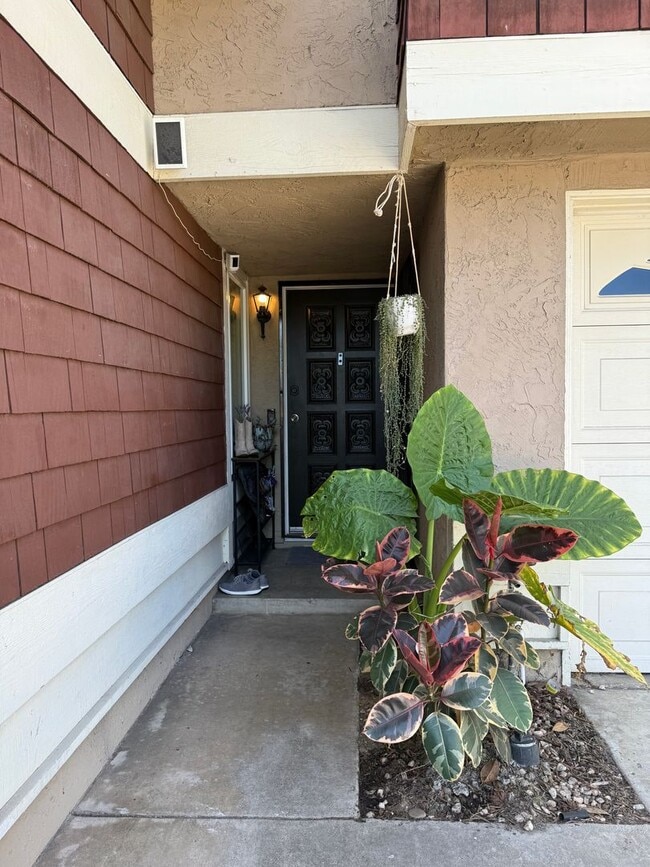 2368 Fulham Way in San Diego, CA - Building Photo - Building Photo