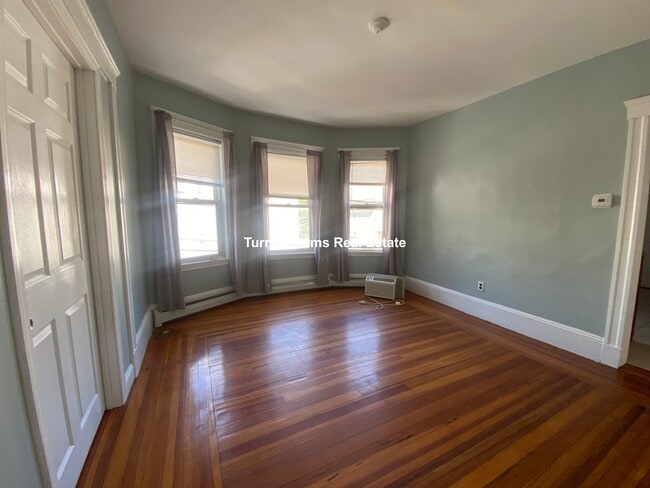 49 Conwell Ave, Unit 2 in Somerville, MA - Building Photo - Building Photo