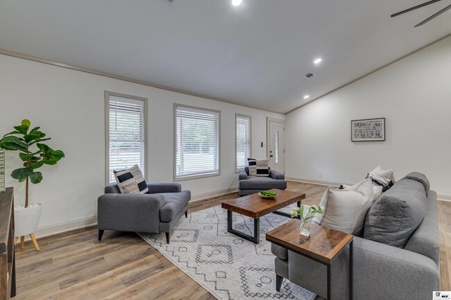 281 Williams Rd in Downsville, LA - Foto de edificio - Building Photo