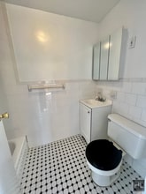 East 73rd Street in New York, NY - Foto de edificio - Building Photo