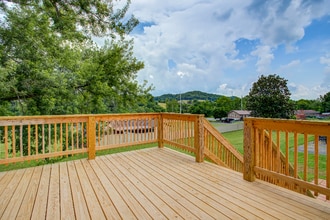 288 Beaver Rd in Bluff City, TN - Building Photo - Building Photo