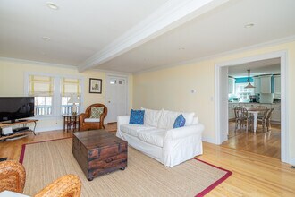 5 Collins Ave in East Hampton, NY - Building Photo - Building Photo