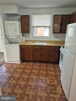 34 Florence Tollgate in Florence, NJ - Building Photo