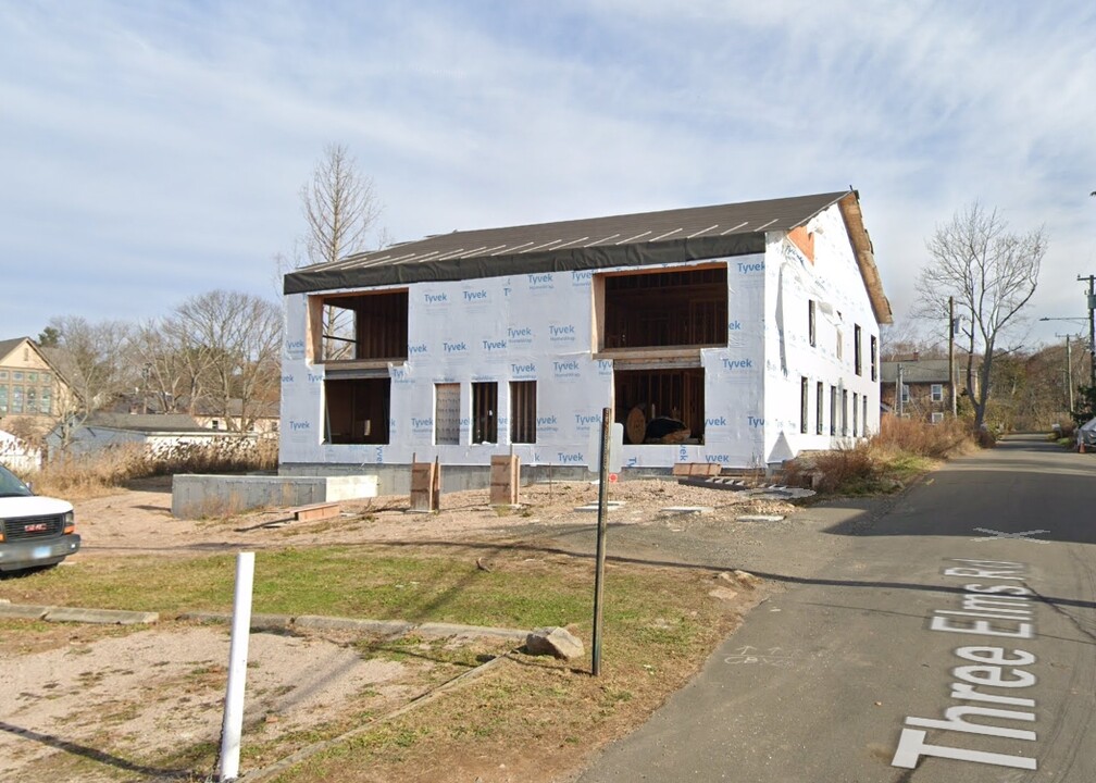 4 Three Elms Rd in Branford, CT - Building Photo