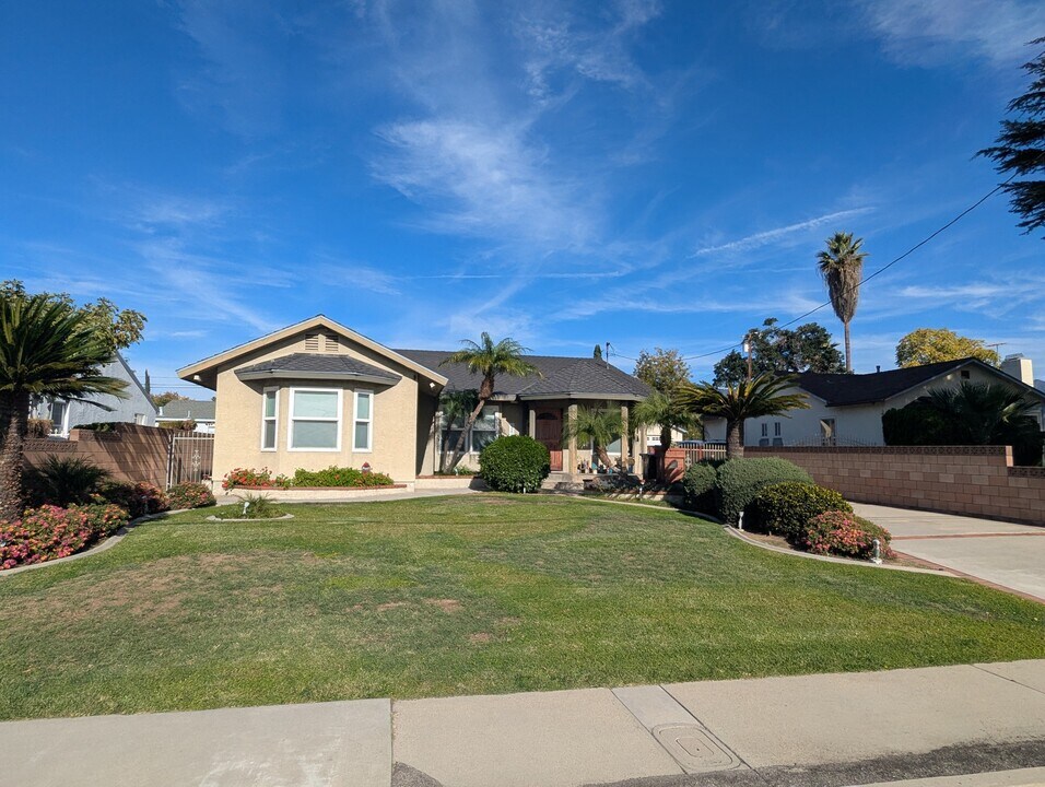 9041 Emperor Ave in San Gabriel, CA - Building Photo