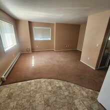 207 Quinella St, Unit 2 in Belgrade, MT - Building Photo - Building Photo