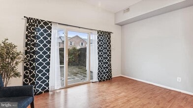 8352 Forrester Blvd in West Springfield, VA - Building Photo - Building Photo