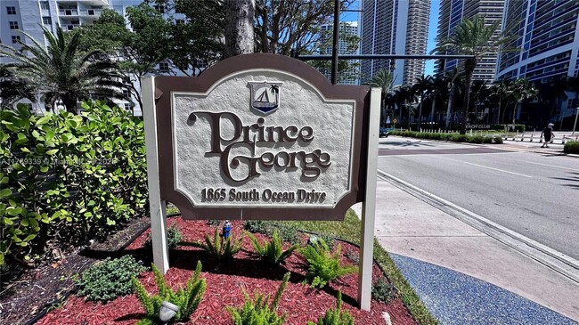 1865 S Ocean Dr in Hallandale Beach, FL - Building Photo - Building Photo