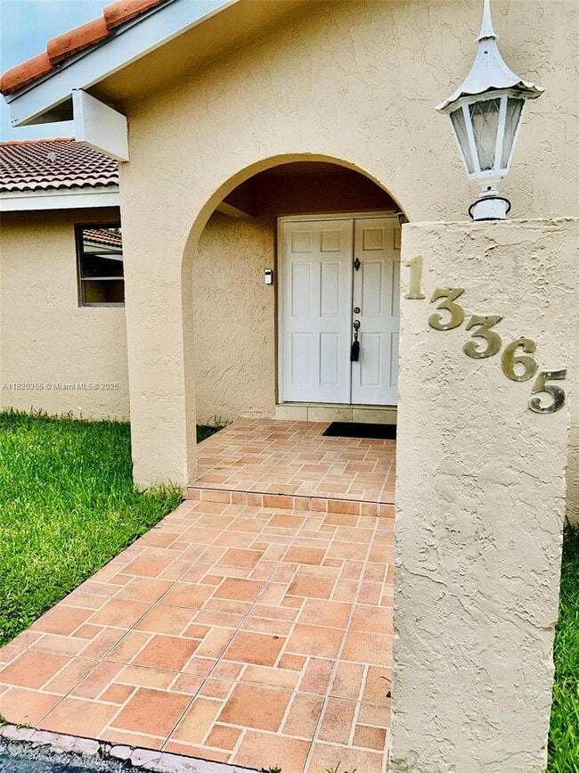 13365 SW 1st Terrace in Miami, FL - Building Photo - Building Photo