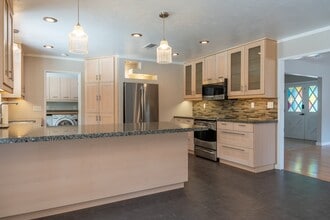 3339 W Cambridge Ave in Visalia, CA - Building Photo - Building Photo