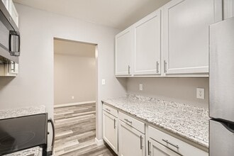 9375 E 17th Ave in Aurora, CO - Building Photo - Building Photo