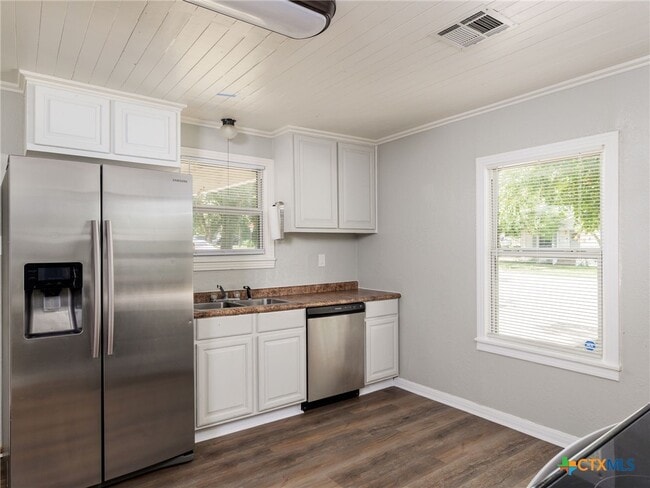 207 W 14th Ave in Belton, TX - Building Photo - Building Photo