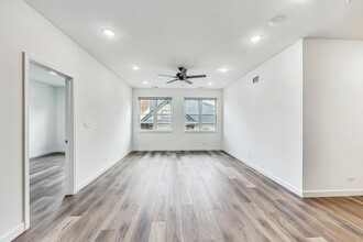 5126 S Kenwood Ave in Chicago, IL - Building Photo - Building Photo