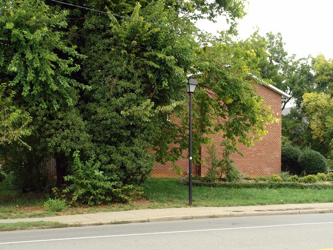 219 W Main St in Salem, VA - Foto de edificio - Building Photo