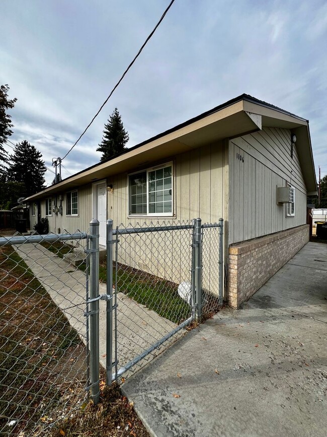 property at 1106 S 18th Ave