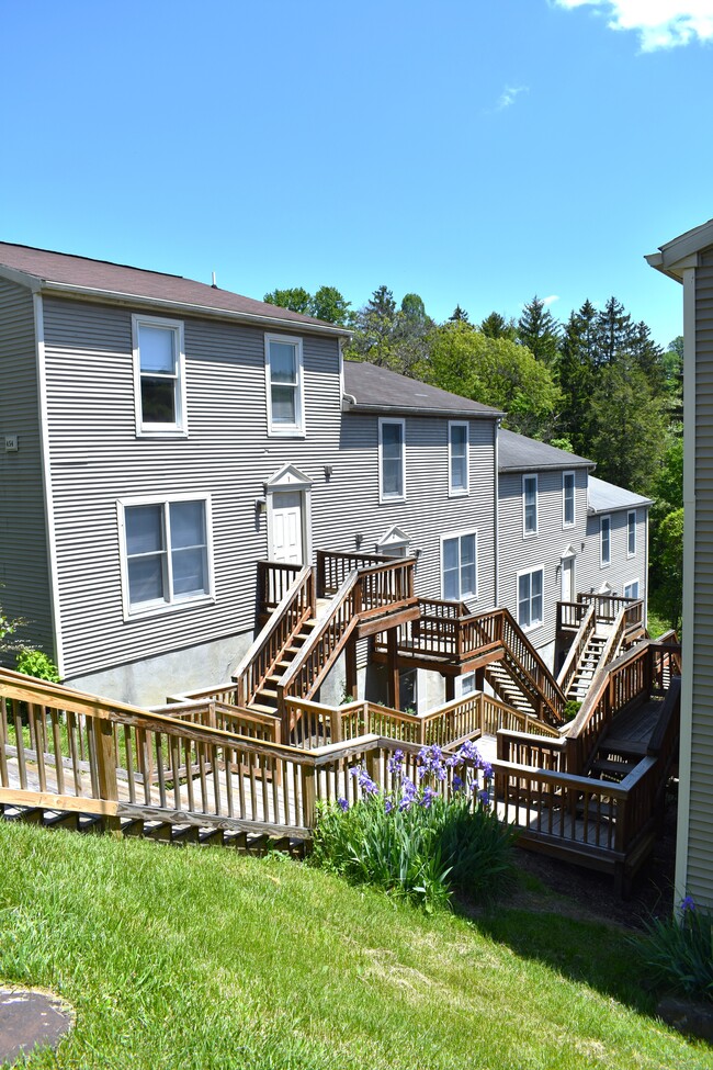 Stewart Street Apartments in Morgantown, WV - Building Photo - Building Photo