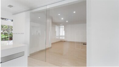 909 Garnet Cir in Weston, FL - Building Photo - Building Photo
