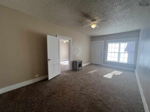 1205 Austin St in Wichita Falls, TX - Building Photo - Building Photo