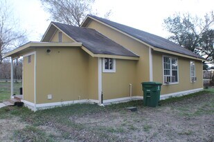 9221 Lambright Rd in Houston, TX - Building Photo