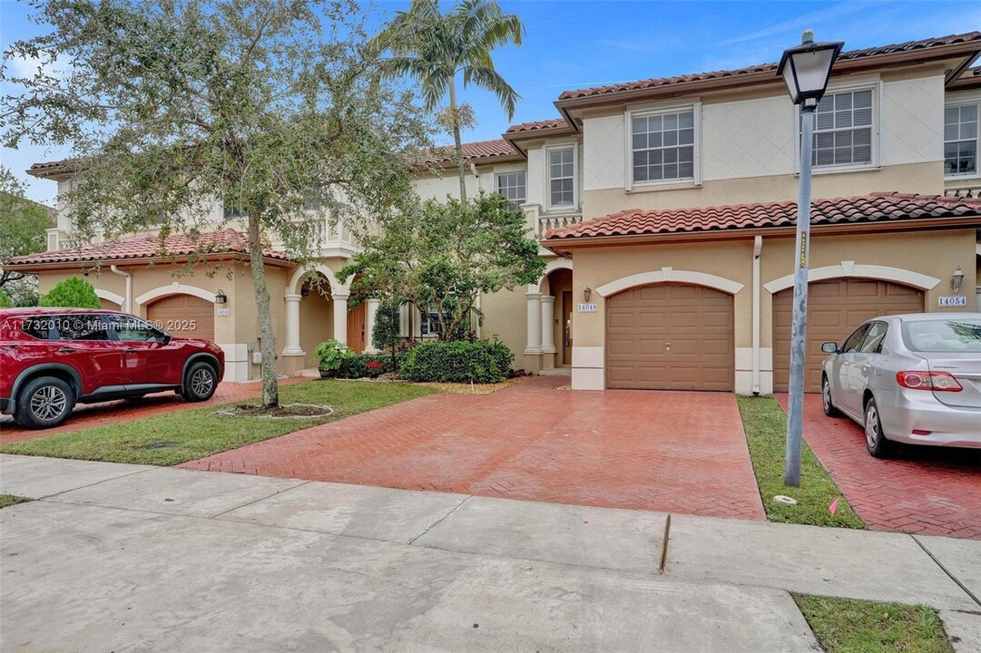 14048 SW 51st Ln in Miramar, FL - Building Photo