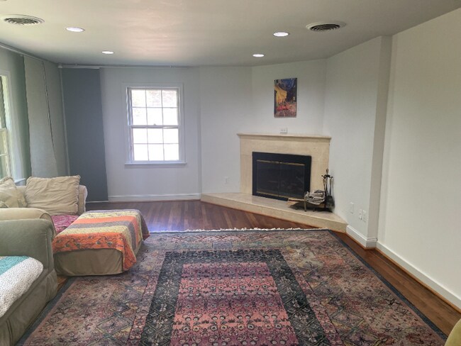 property at 2907 Ellicott St NW