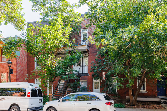 762 Irène Rue in Montréal, QC - Building Photo - Building Photo