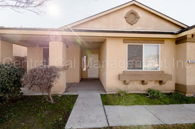 2523 Paradise Point Pl in Bakersfield, CA - Building Photo - Building Photo