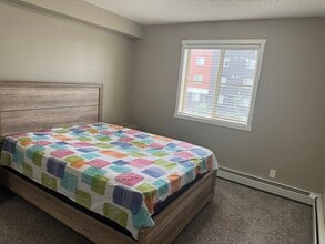 3315 James Mowatt Trl SW in Edmonton, AB - Building Photo - Building Photo