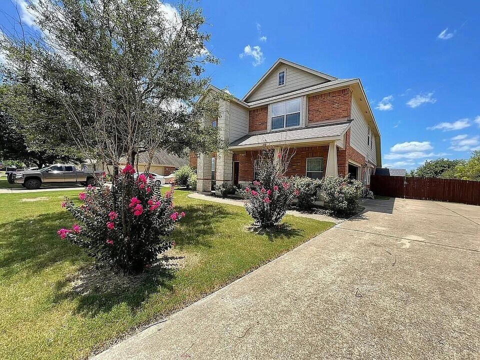 18612 Jana Patrice Dr in Pflugerville, TX - Building Photo