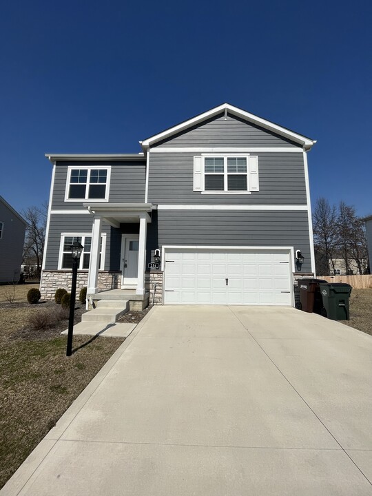 234 Carrowmoore Dr in Pickerington, OH - Building Photo