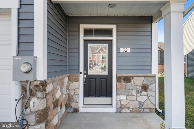 32 Healey Ct in Bunker Hill, WV - Building Photo - Building Photo