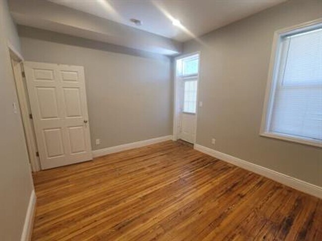 3002 N Calvert St in Baltimore, MD - Building Photo - Building Photo