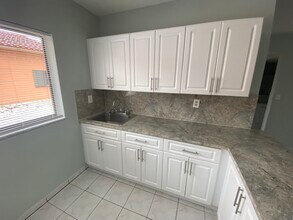 6370 W 27 Court, Unit Apt 204 in Hialeah, FL - Building Photo - Building Photo