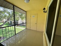 304 Pine Ridge Cir in Greenacres, FL - Foto de edificio - Building Photo