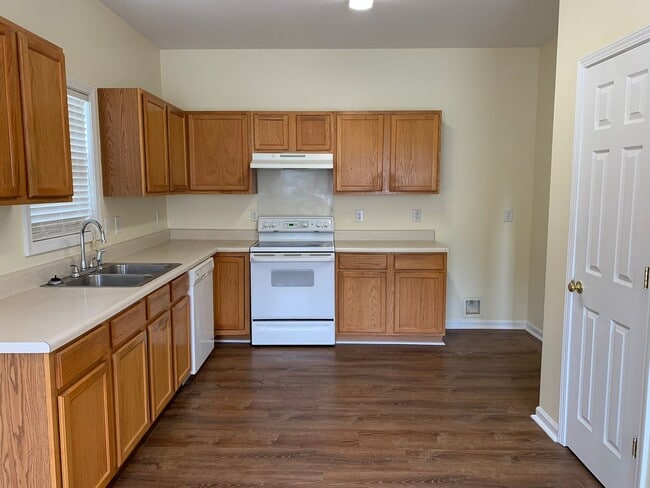 2405 Horizon Hike Ct in Raleigh, NC - Building Photo - Building Photo