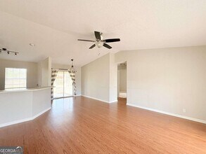 1108 Sussex St in St. Marys, GA - Foto de edificio - Building Photo