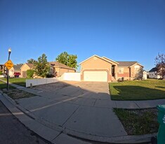 2906 S 1550 W, Unit Basement in Syracuse, UT - Building Photo
