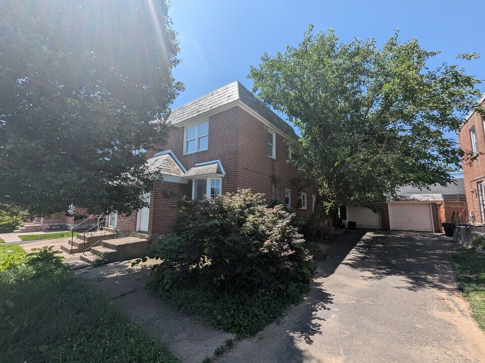 1908 Tustin St in Philadelphia, PA - Building Photo