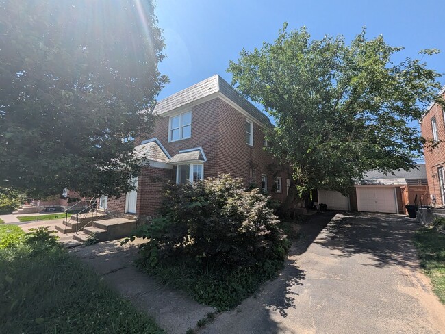 property at 1908 Tustin St