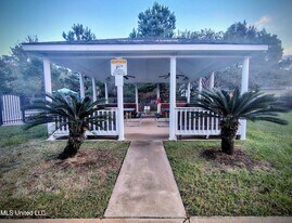 5080 Gautier Vancleave Rd, Unit E7 in Gautier, MS - Building Photo