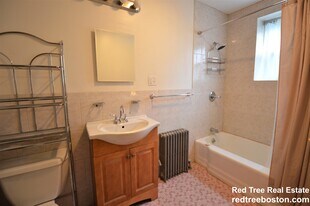 64 Ballardvale St in Wilmington, MA - Building Photo