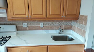 65 Hausman St in Brooklyn, NY - Building Photo - Building Photo