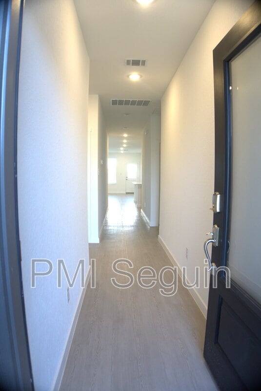 8965 Gila Rdg in Seguin, TX - Building Photo - Building Photo