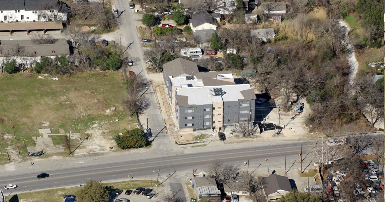 Little Ford Condos in Austin, TX - Foto de edificio
