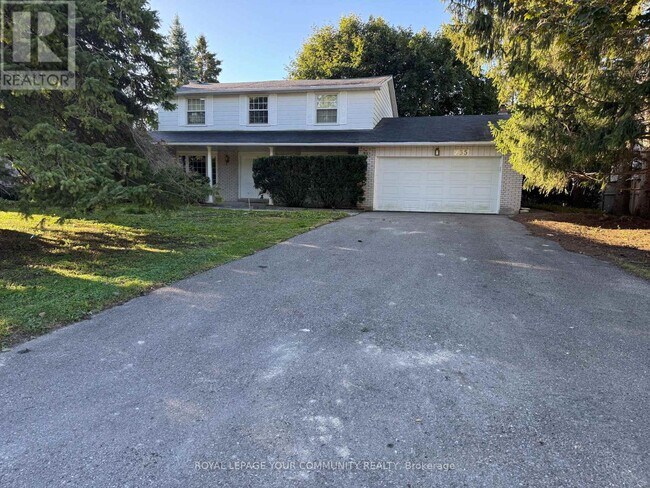 235 Banner Ln in King City, ON - Building Photo - Building Photo