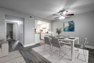 Lucia Apartments in Dallas, TX - Building Photo - Building Photo