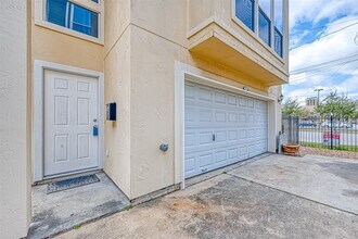 1604 Holman St in Houston, TX - Building Photo - Building Photo